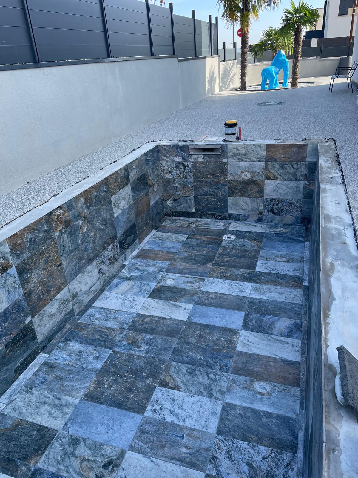Carrelage de piscine à Marly - Photo 2