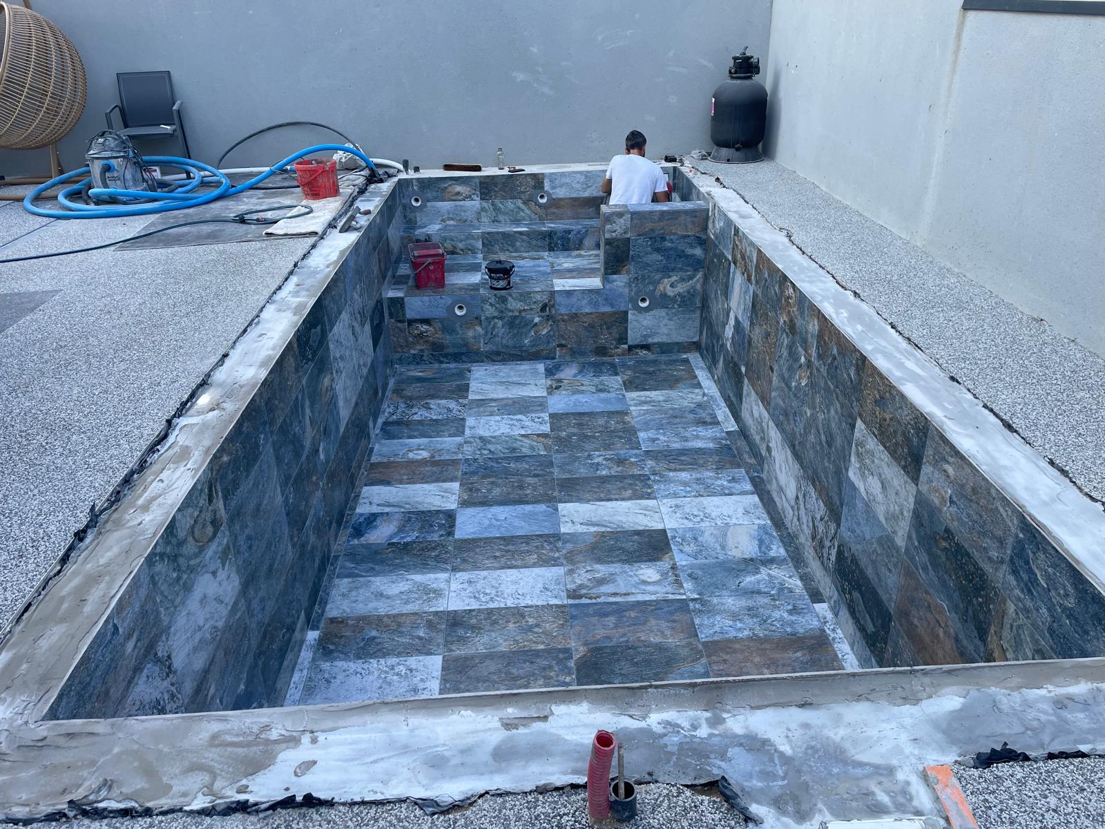 Carrelage de piscine à Marly - Photo 3